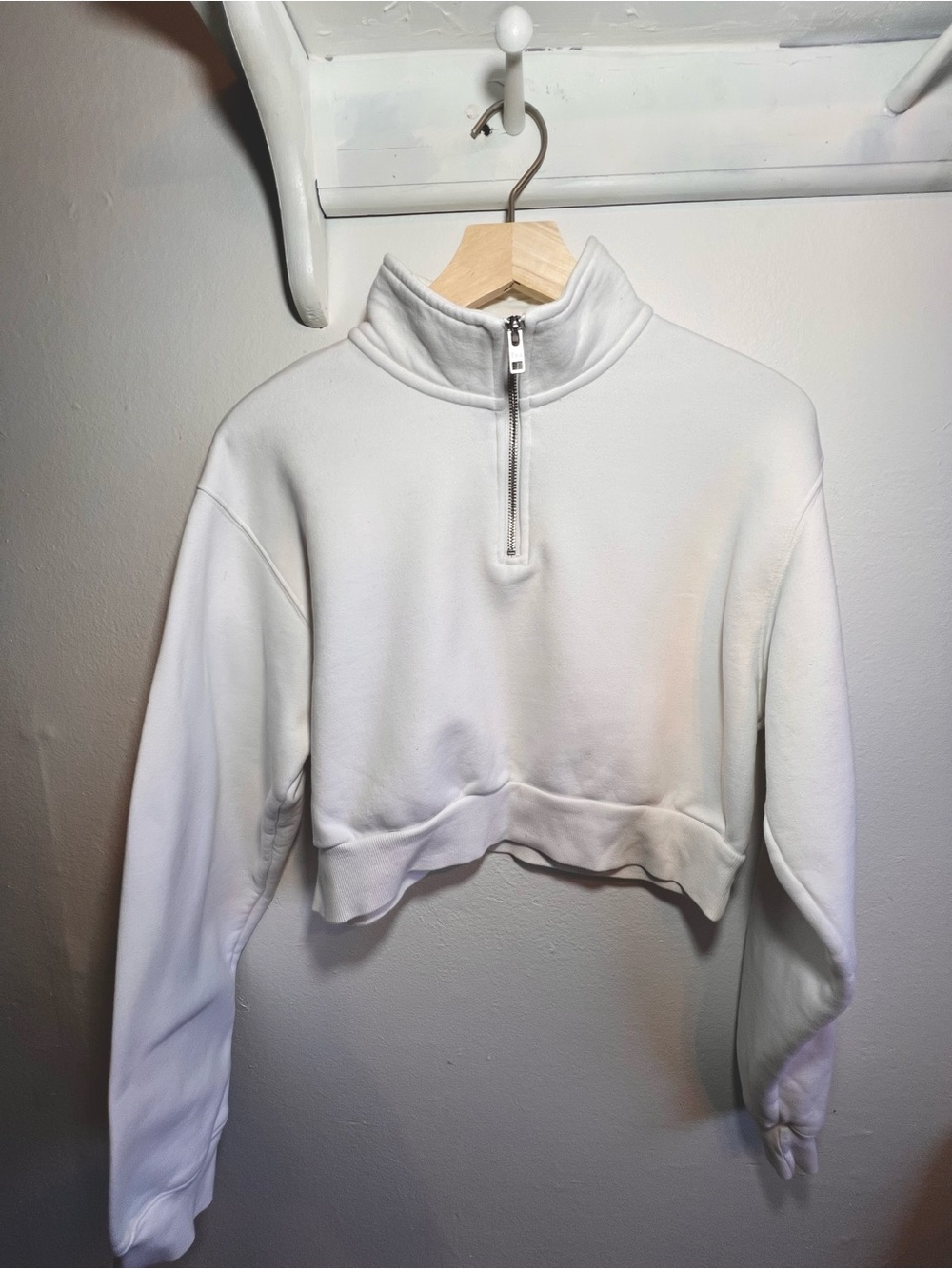 Aritzia TNA Cozy White Quarter-Zip Cropped Sweatshirt